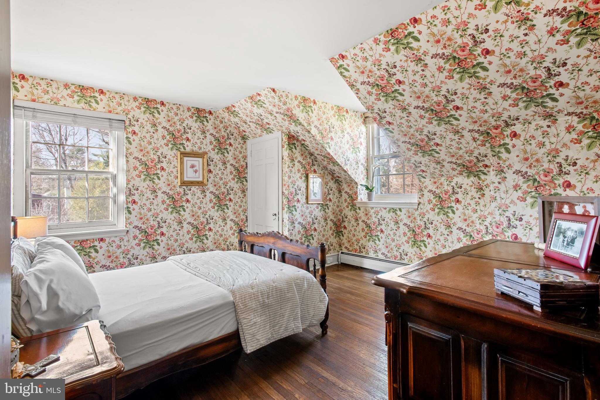 CHESTNUT HILL - Residential