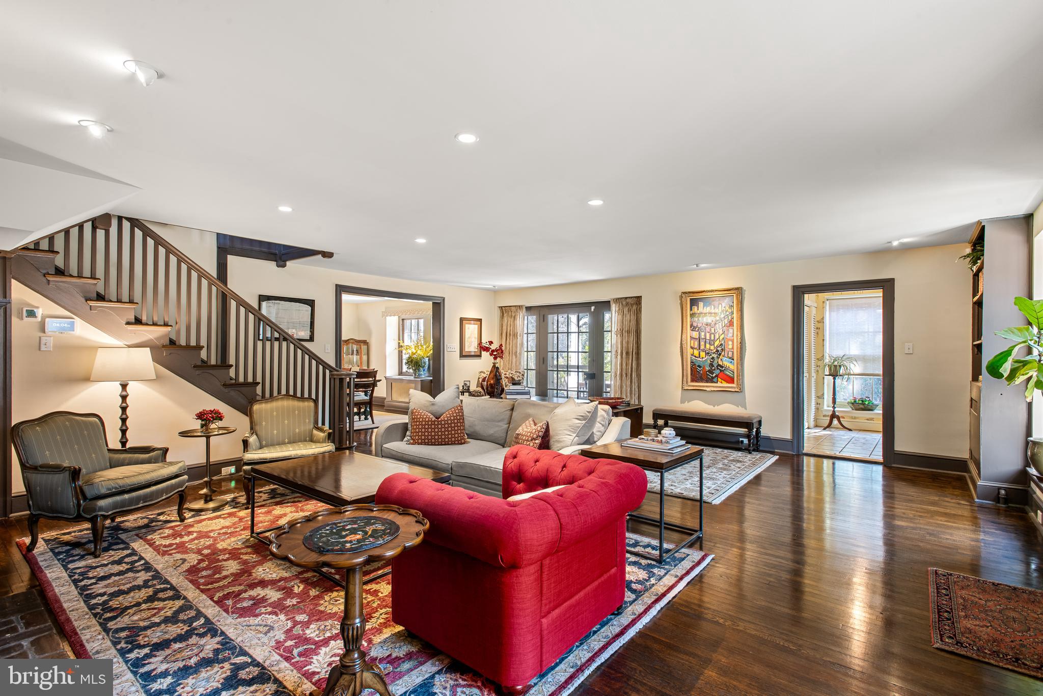 CHESTNUT HILL - Residential