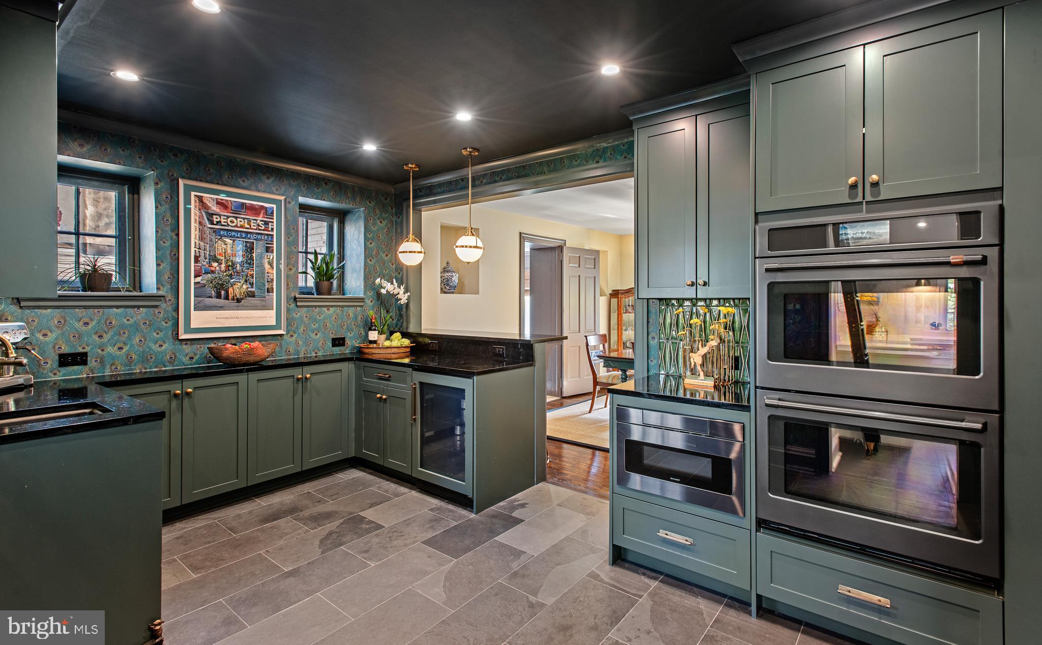 CHESTNUT HILL - Residential