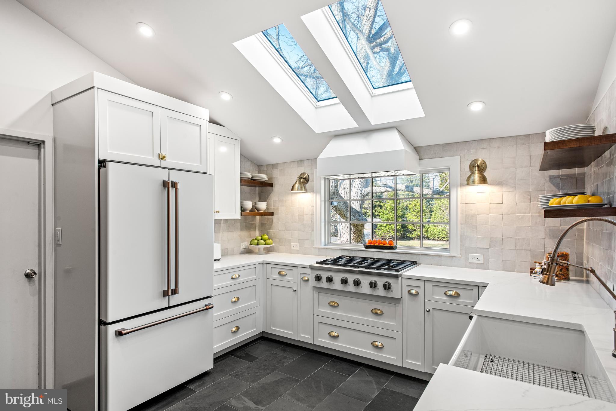 CHESTNUT HILL - Residential