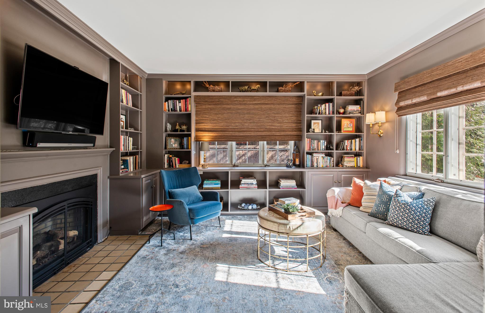 CHESTNUT HILL - Residential