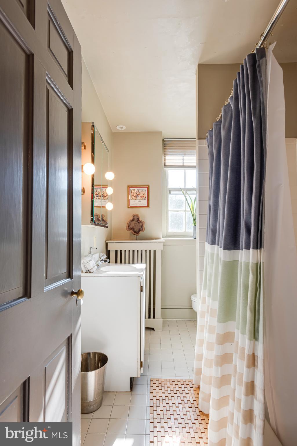 CHESTNUT HILL - Residential