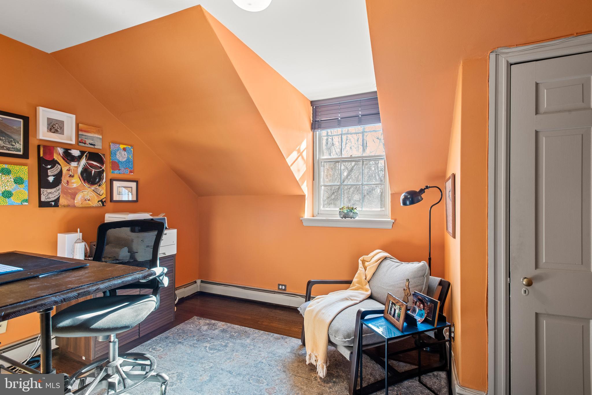 CHESTNUT HILL - Residential