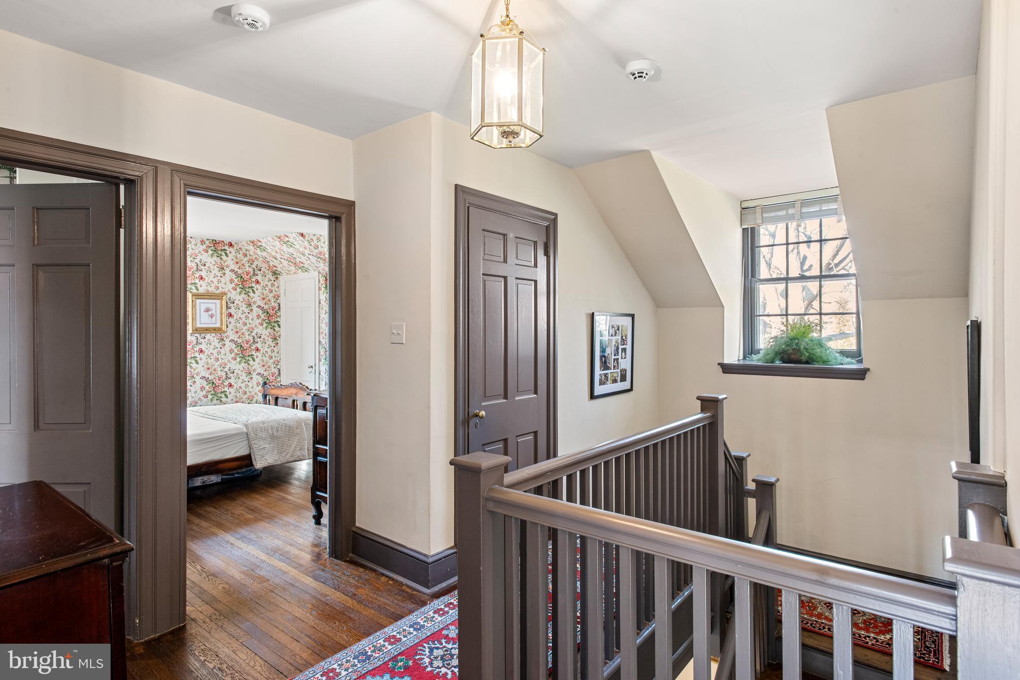 CHESTNUT HILL - Residential