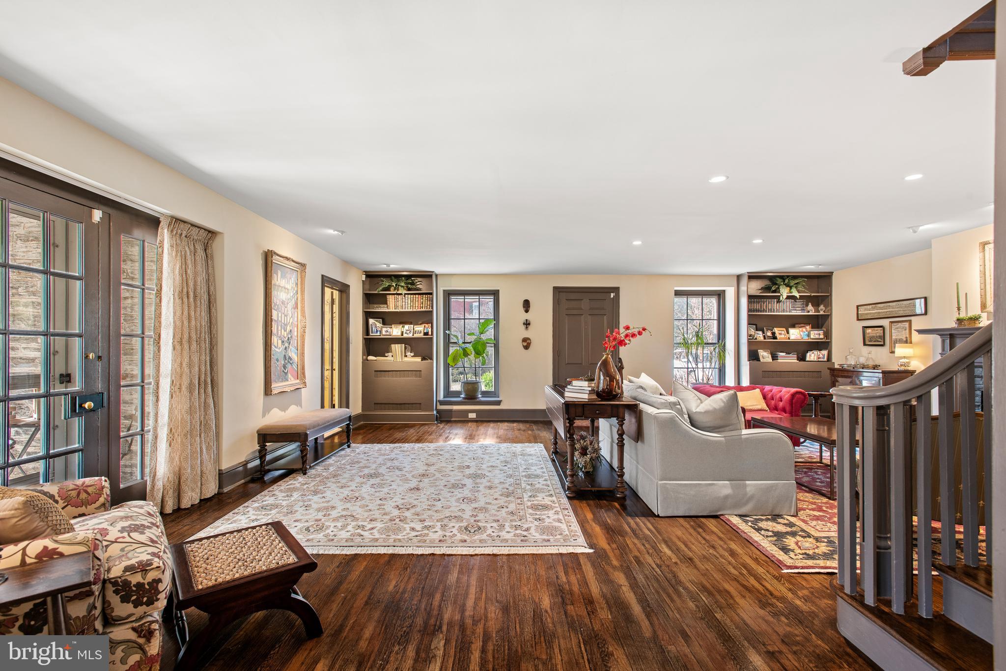 CHESTNUT HILL - Residential