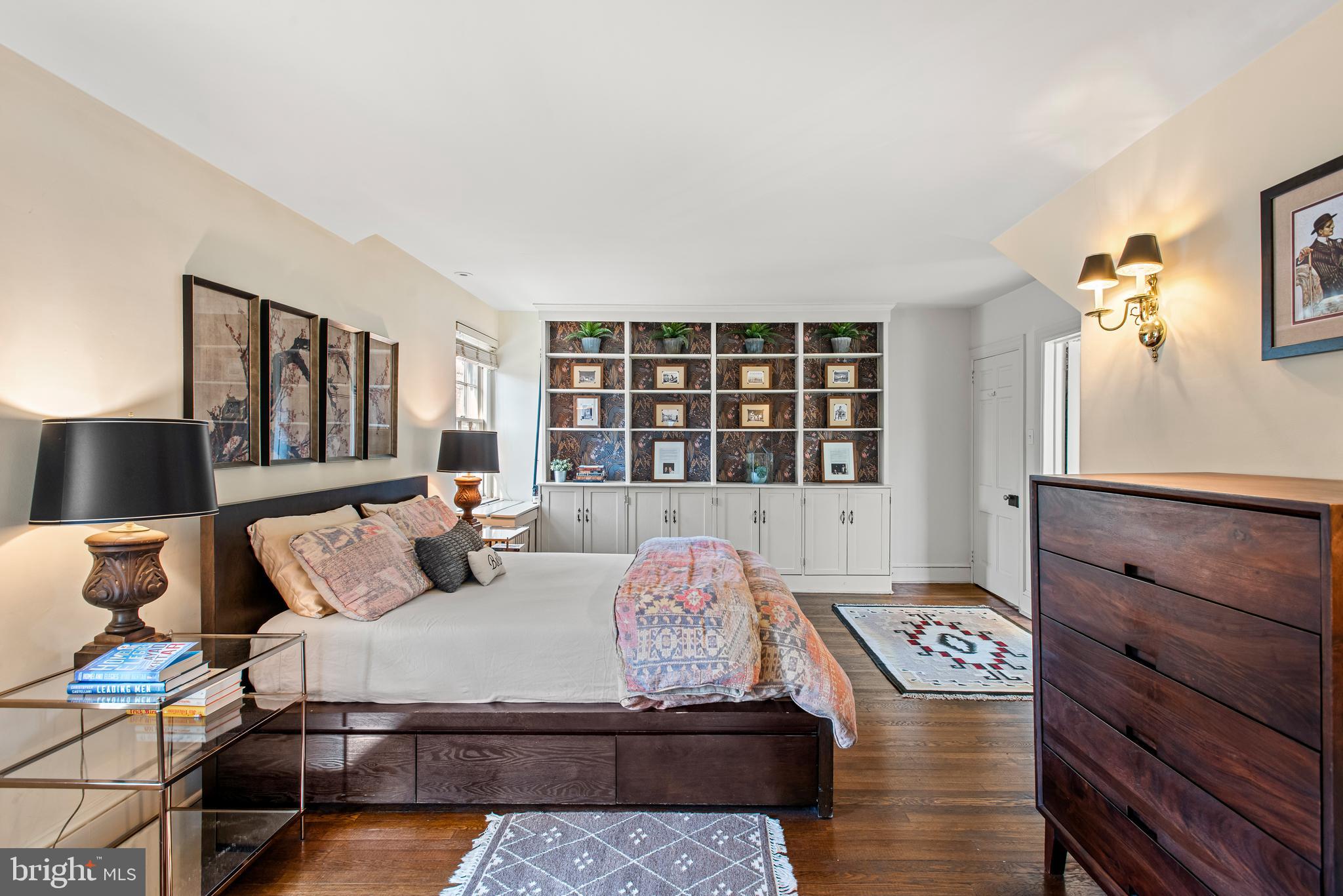 CHESTNUT HILL - Residential