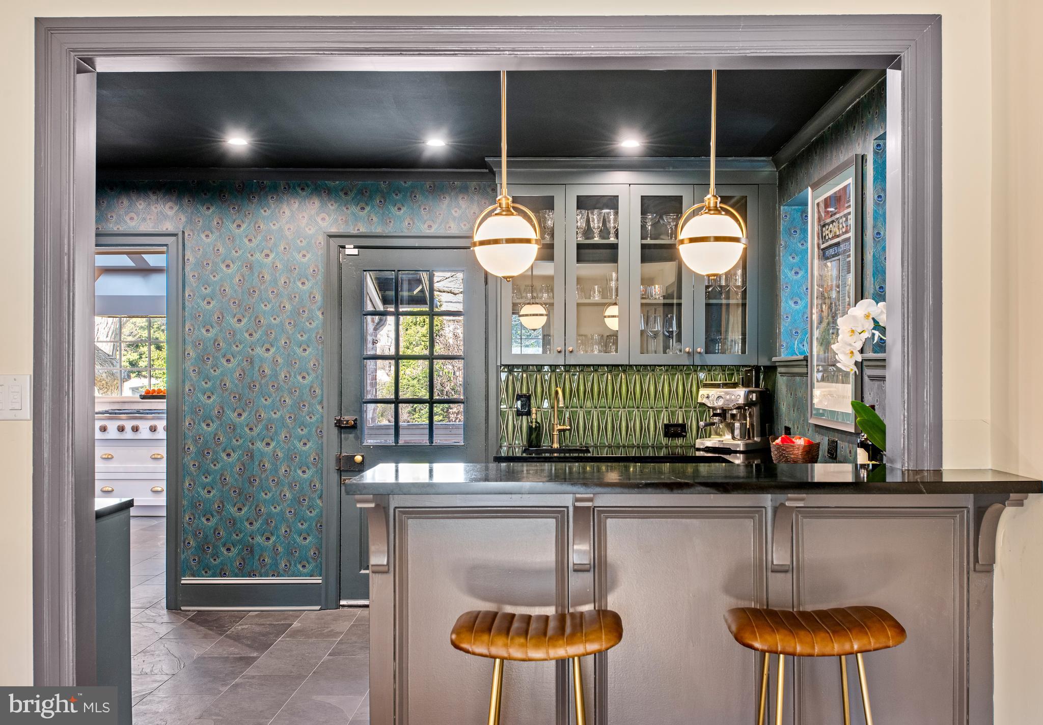 CHESTNUT HILL - Residential