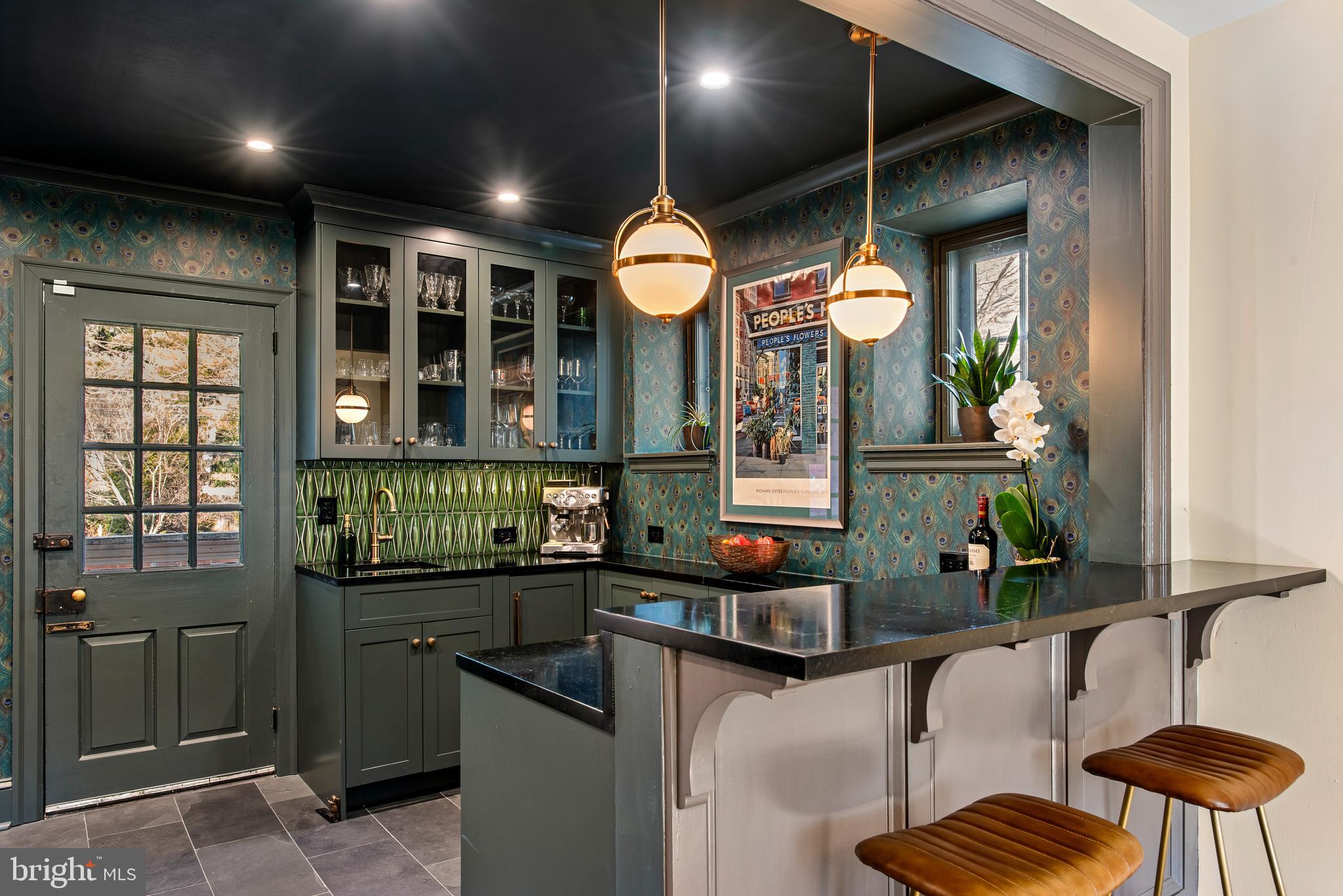 CHESTNUT HILL - Residential