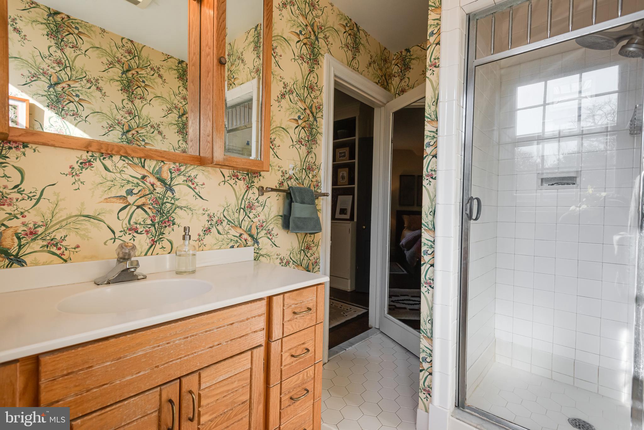 CHESTNUT HILL - Residential