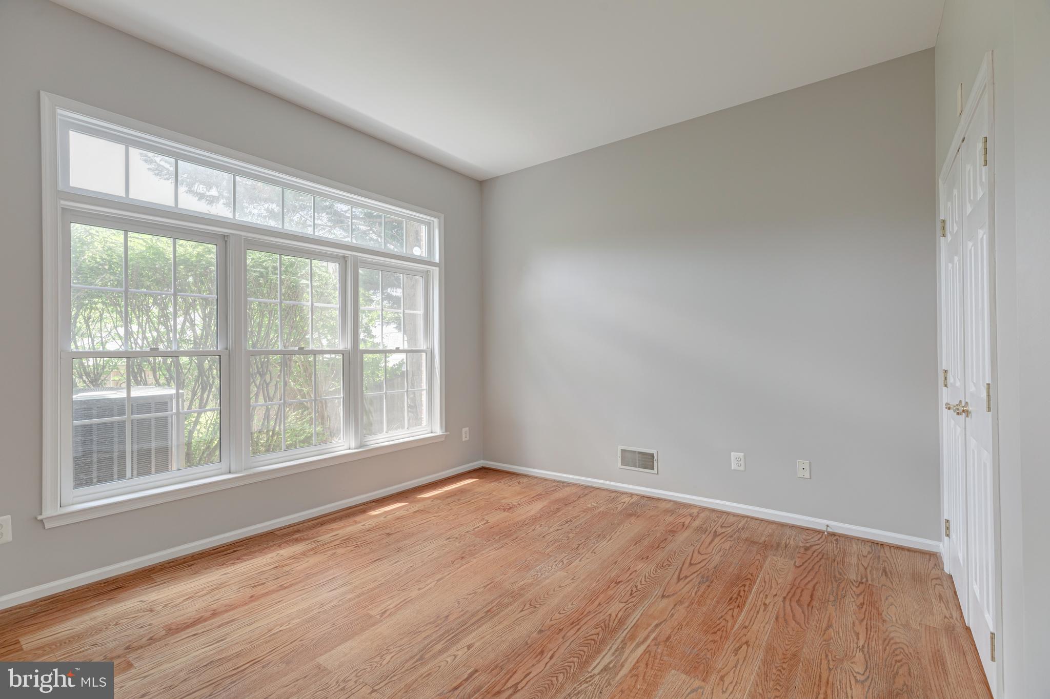 AYRLAWN - Residential