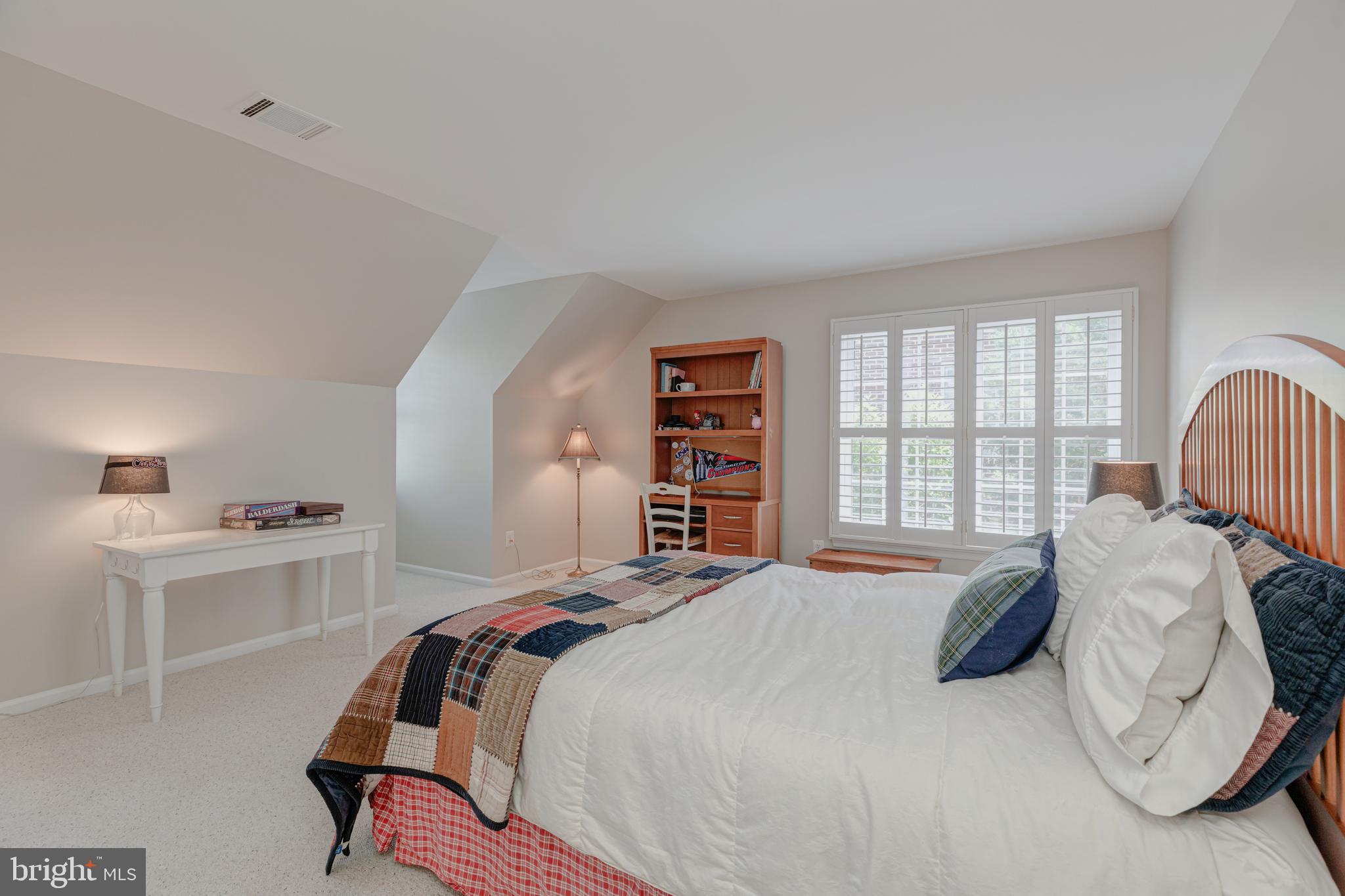 AYRLAWN - Residential