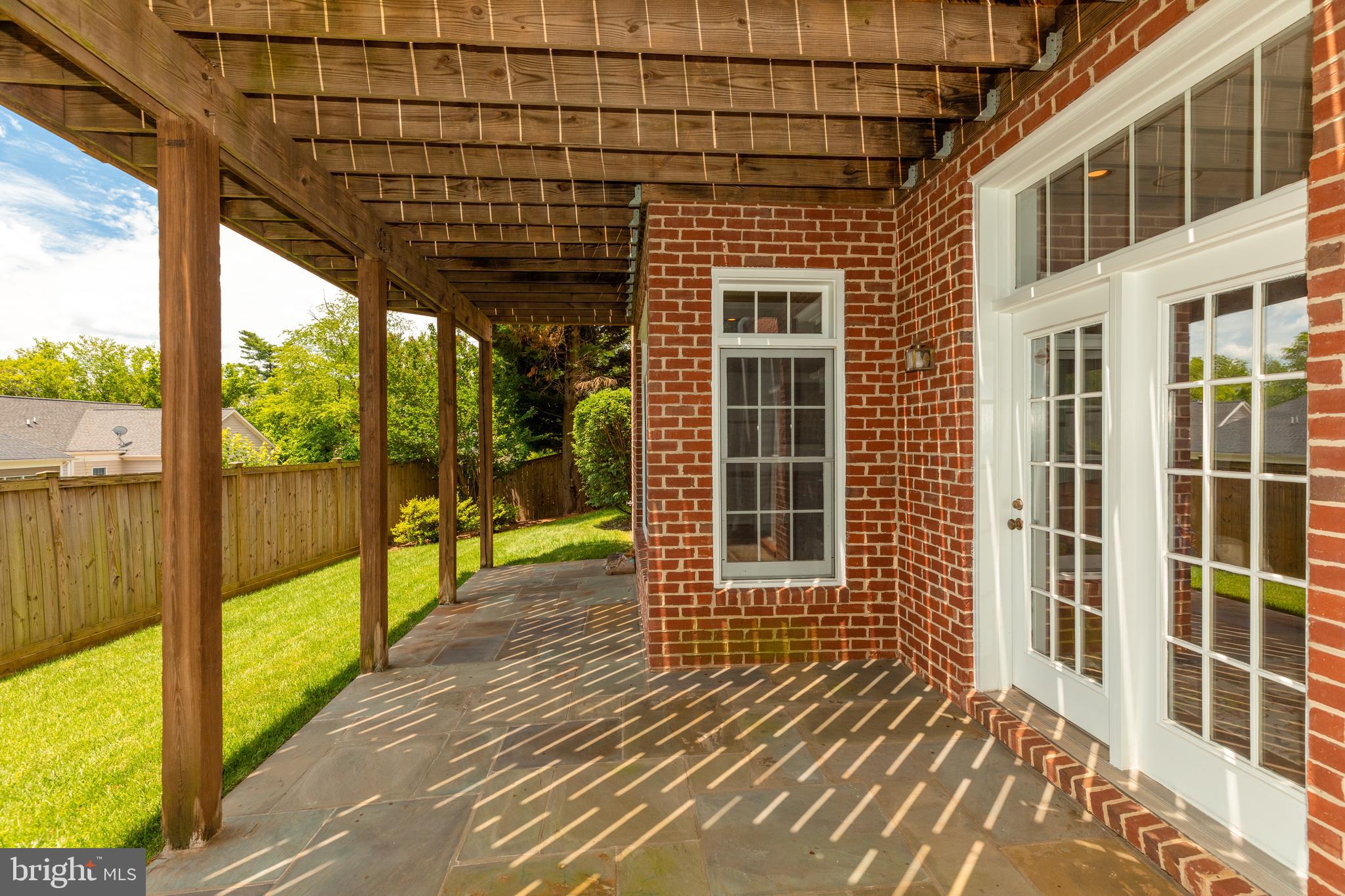 AYRLAWN - Residential