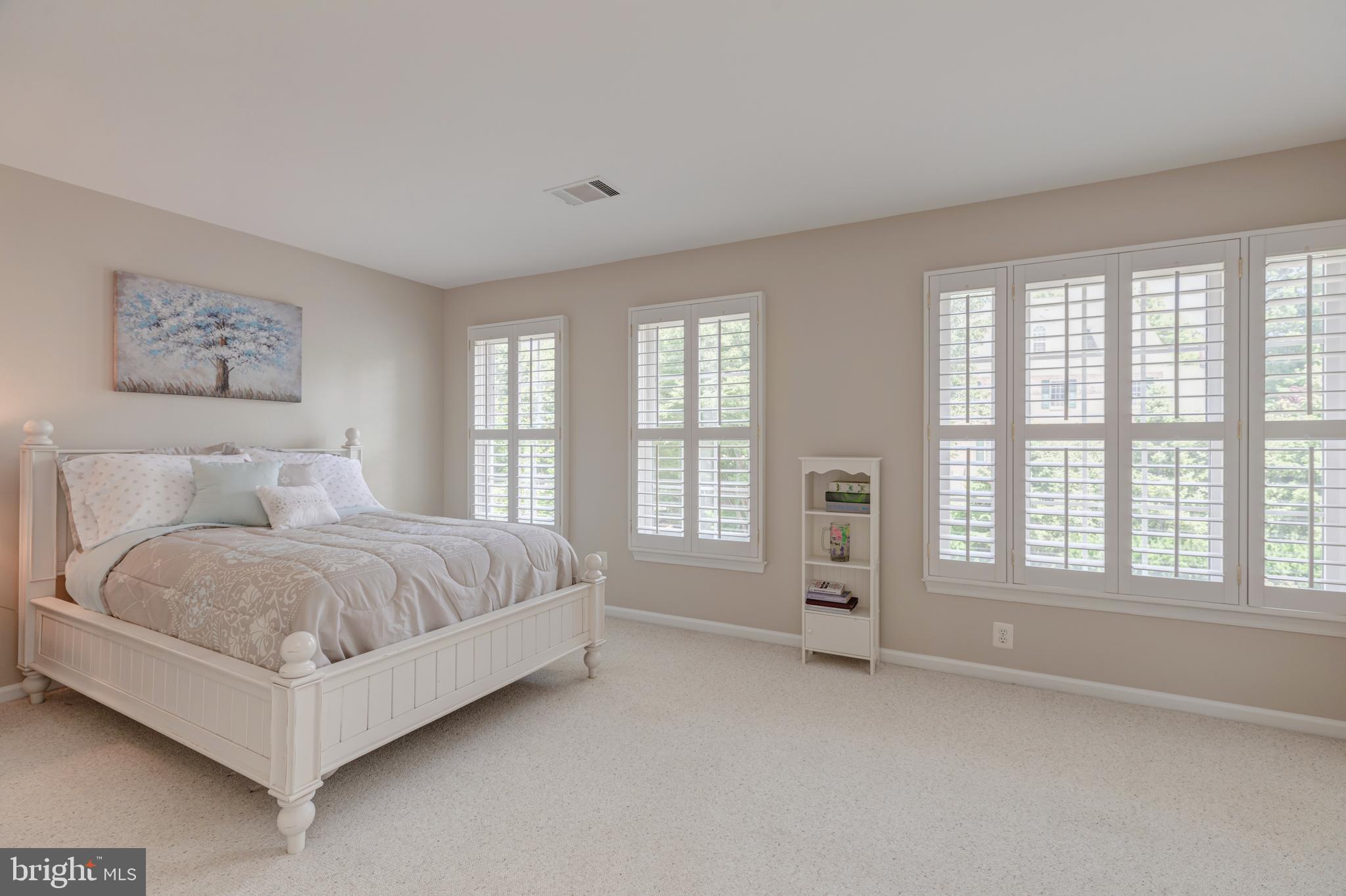 AYRLAWN - Residential