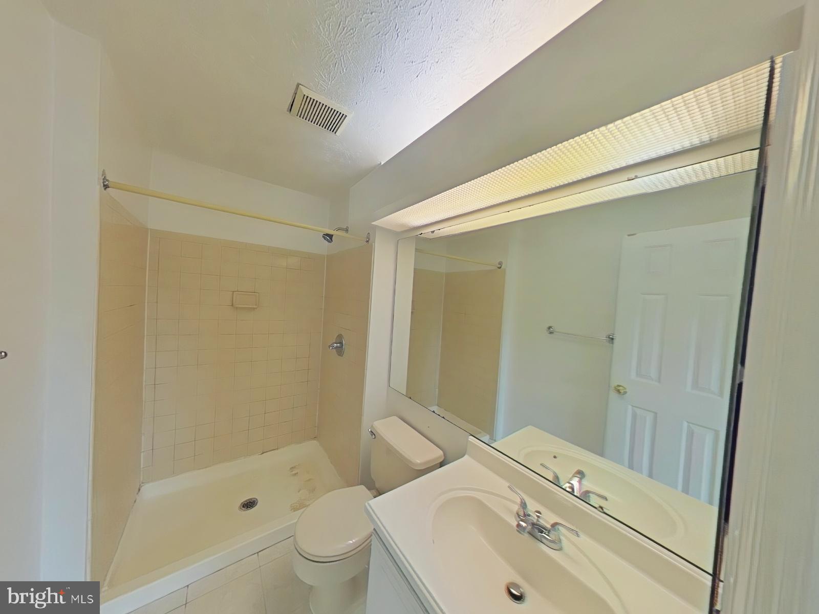 GUNNERS LAKE VILLAGE - Residential Lease