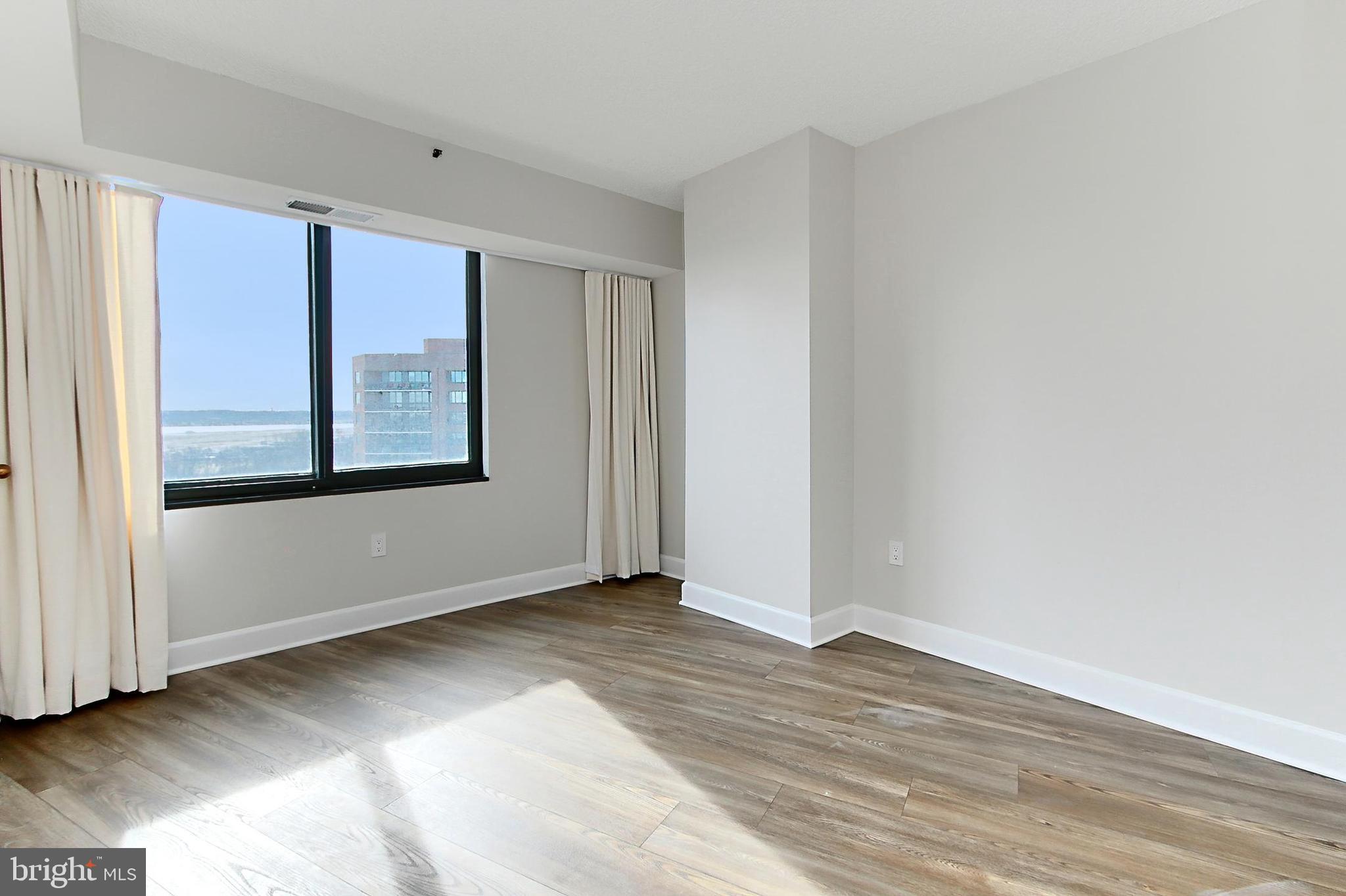 CRYSTAL GATEWAY - Residential