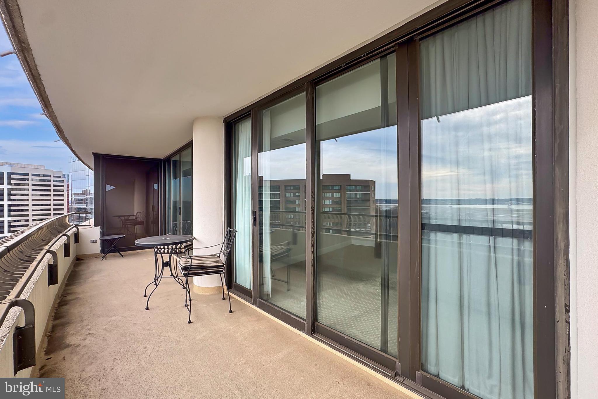 CRYSTAL GATEWAY - Residential