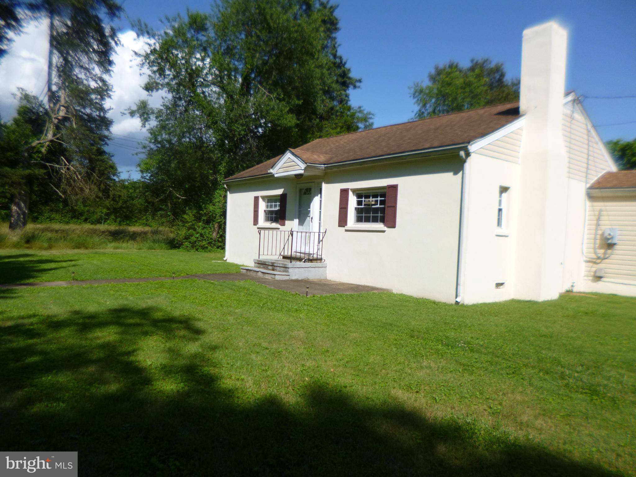Charming 2/ 3 bedroom (NOTE septic for 2 bedrooms. 3 rd bedroom NTC) home situated on level lot. Original house, serviced by an electric heat pump and central air has a spacious country kitchen and large living room with wood flooring. Addition has a family room or 3rd bedroom with electric baseboard heat and window unit; laundry area with separate entrance. Single car Garage is utility and "AS IS". Historic Chatham is across the street*
Landlord holds security deposit. No pets, no smokers, no co-signers* $75 non-refundable application fee per applicant and anyone aged 18 or older. 2 year proof of income supported by W-2's plus 2 year good rental and credit history. Minimum credit score of 630. Income of 3 x monthly rent is required. Application in Documents