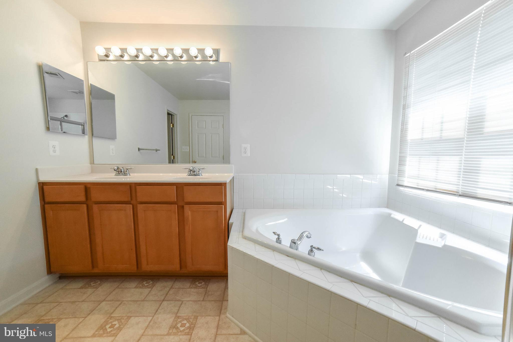 WESTBURY PUB - Residential