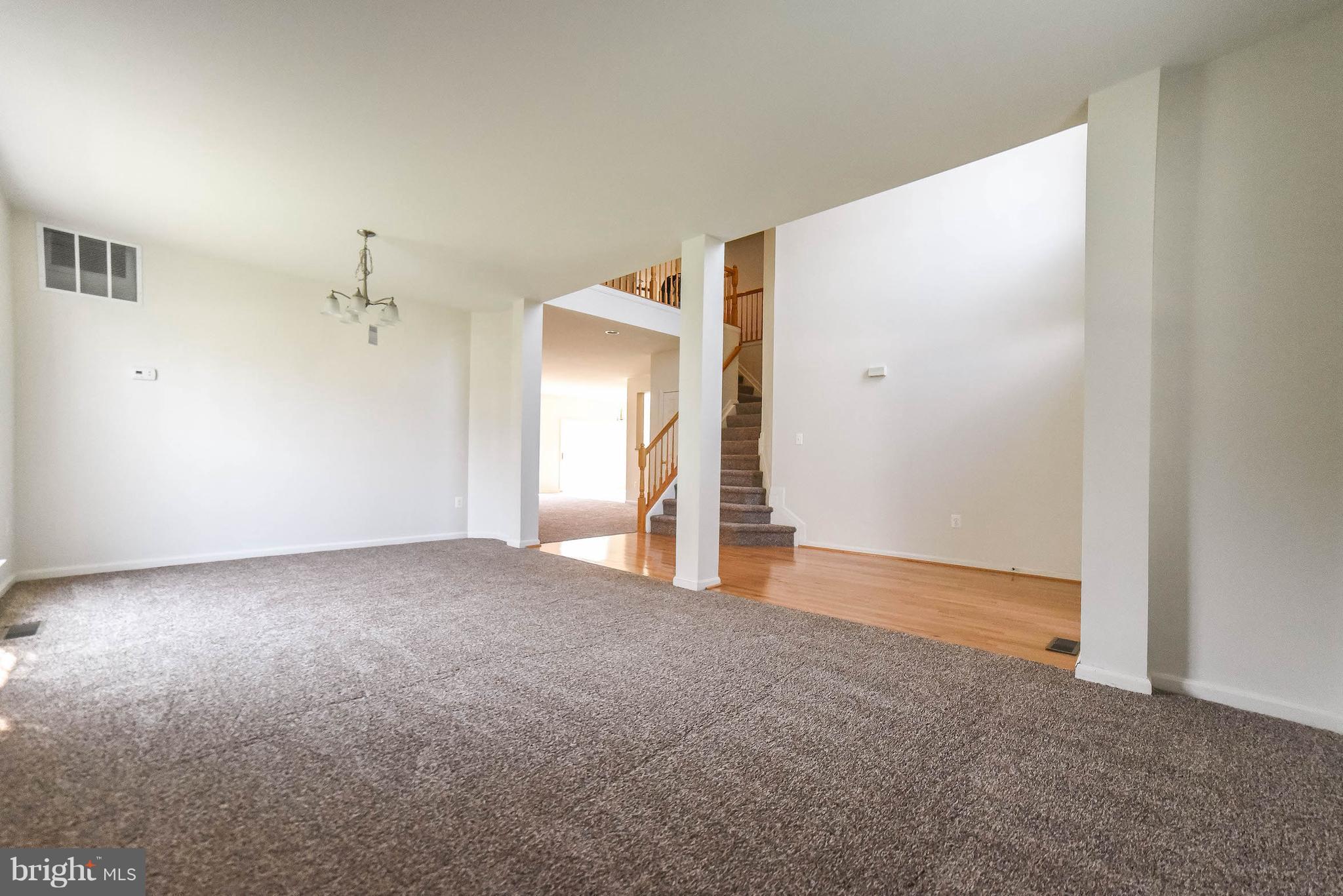 WESTBURY PUB - Residential