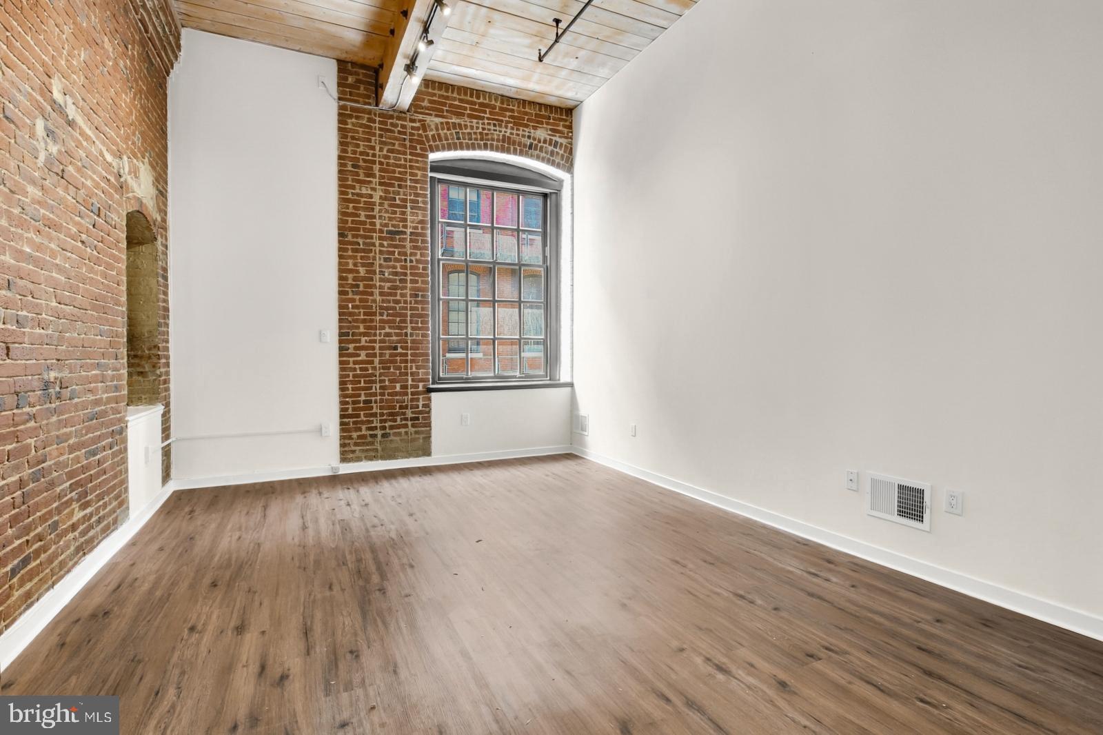 OLD CITY - Residential Lease