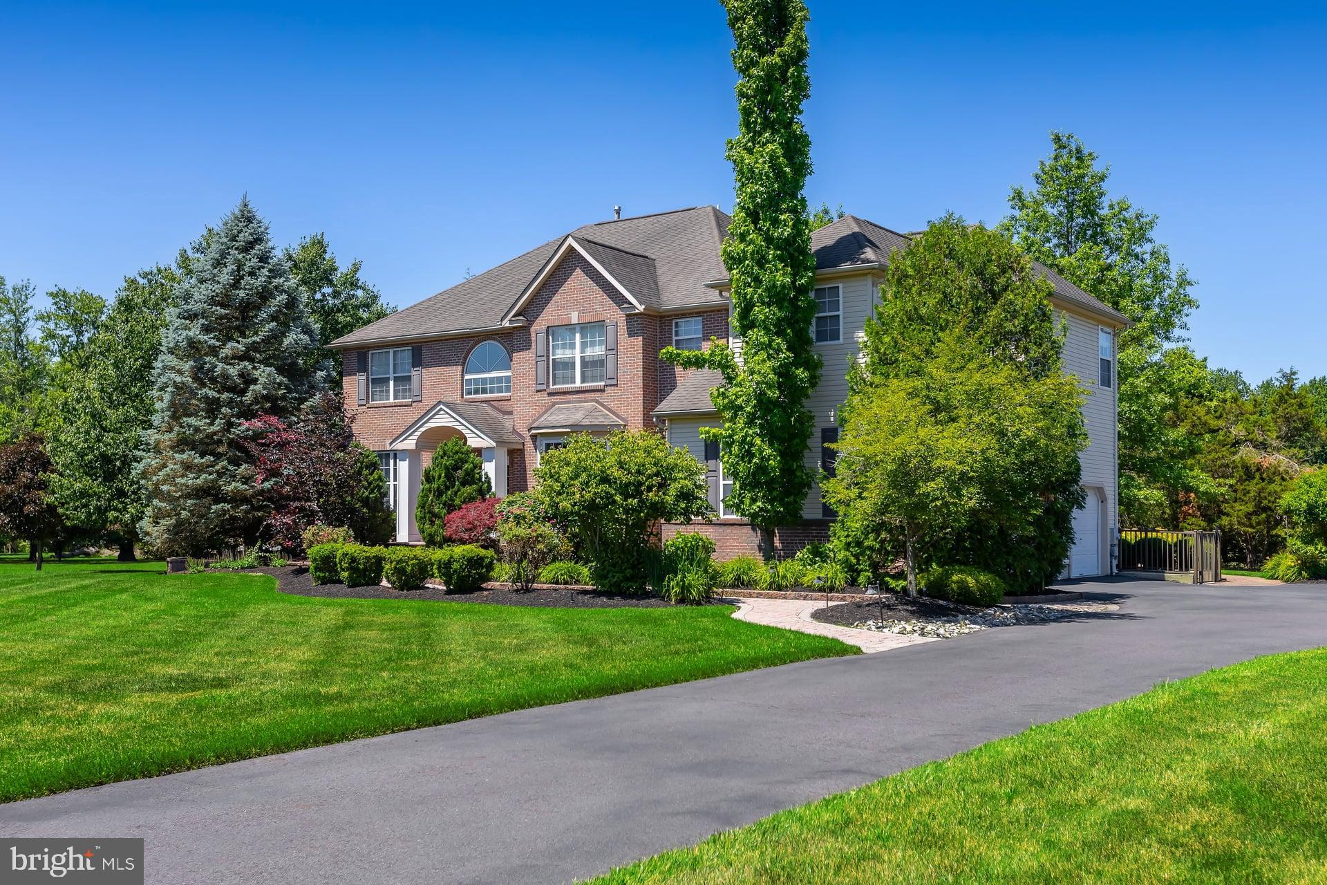 208 HICKORY LANE