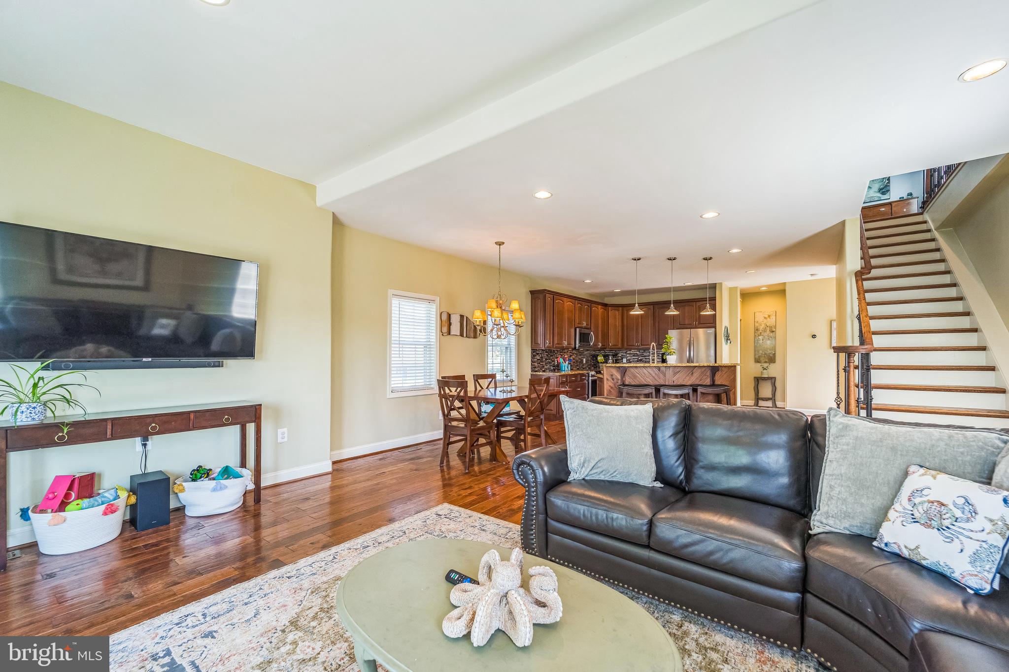 MIDDLE RIVER - Residential