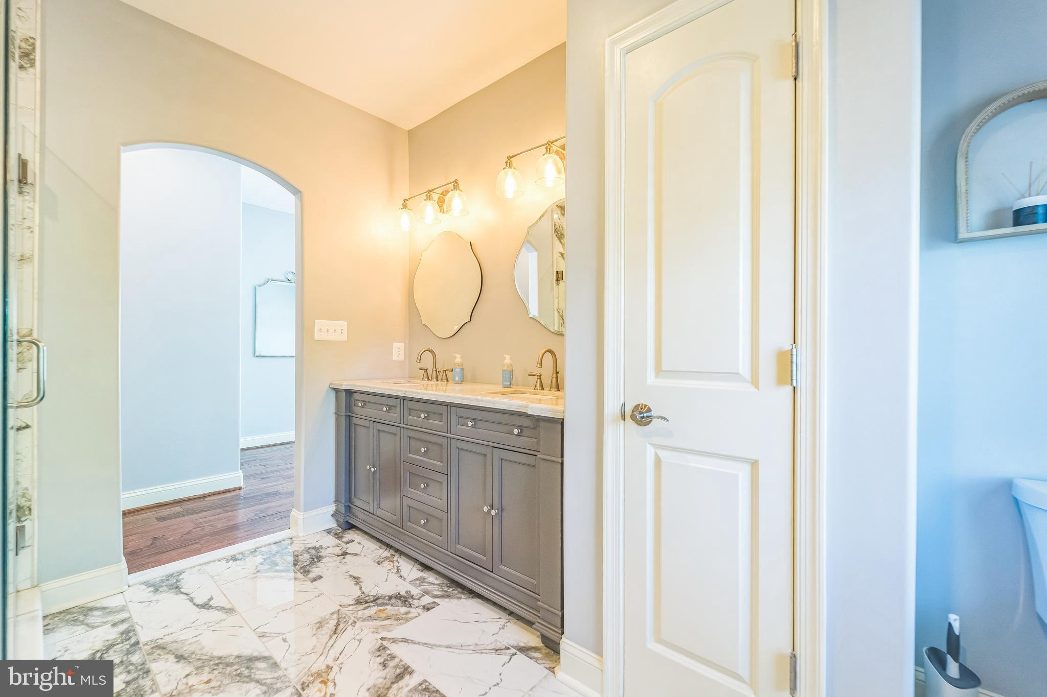 MIDDLE RIVER - Residential