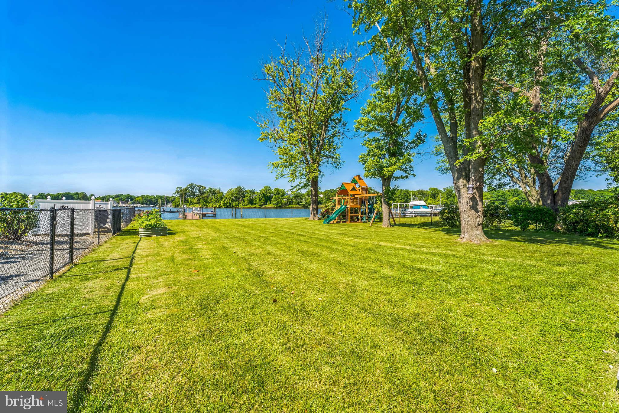 MIDDLE RIVER - Residential