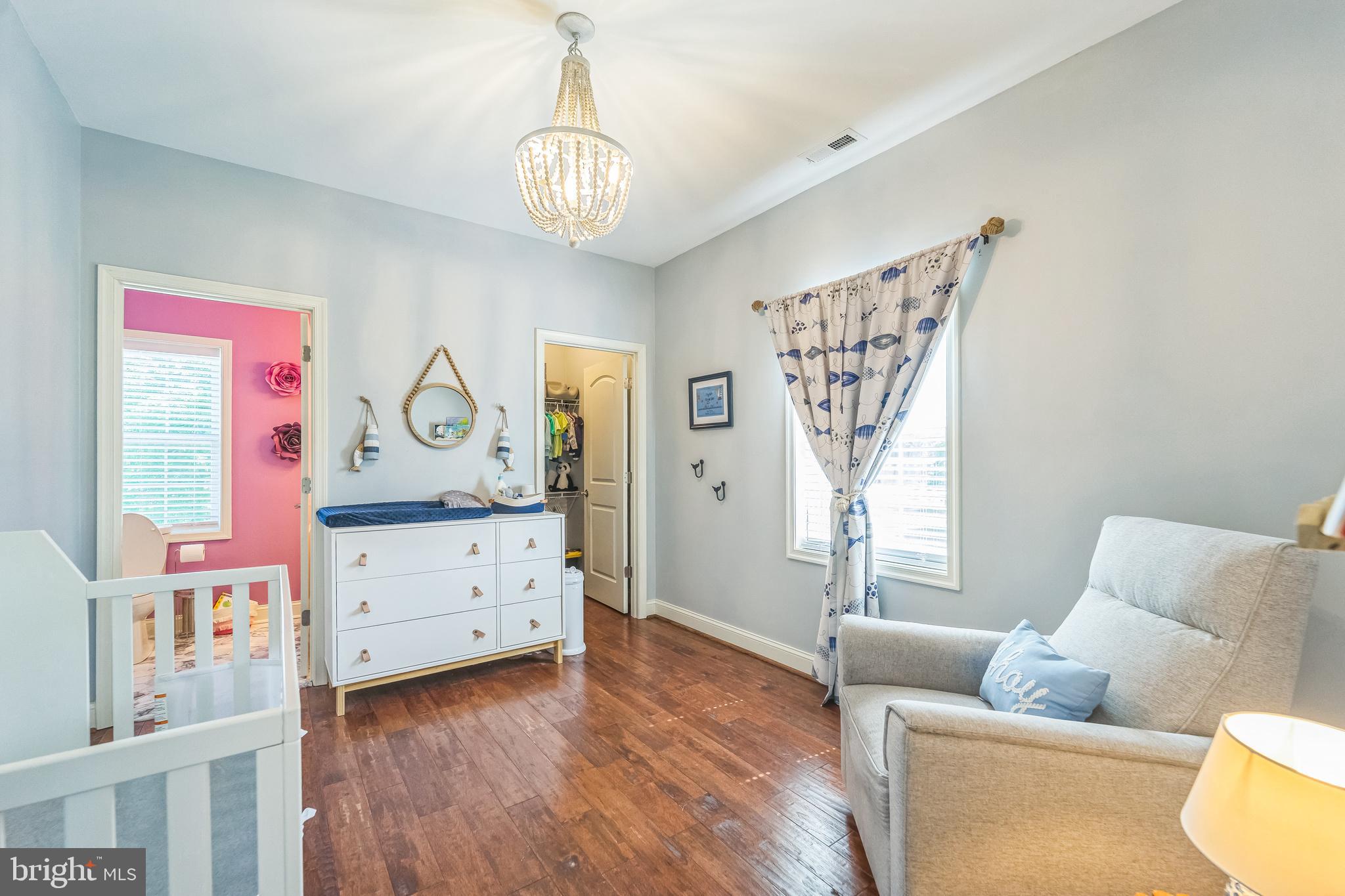 MIDDLE RIVER - Residential