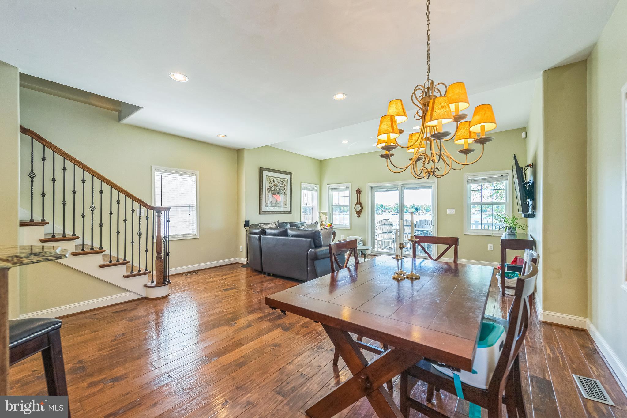 MIDDLE RIVER - Residential