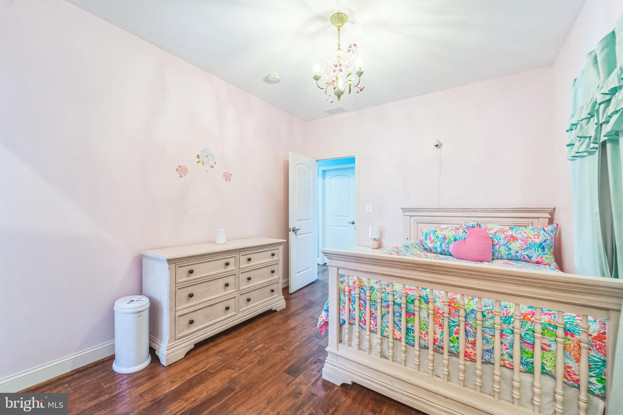 MIDDLE RIVER - Residential