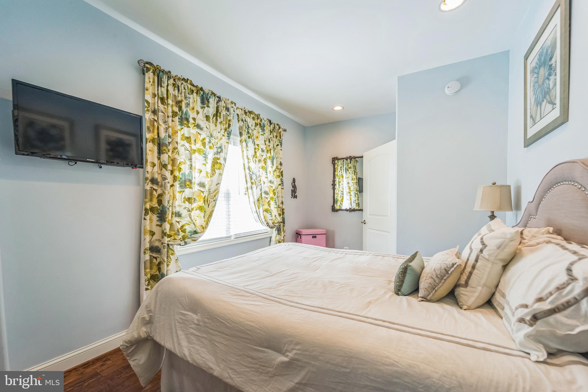 MIDDLE RIVER - Residential