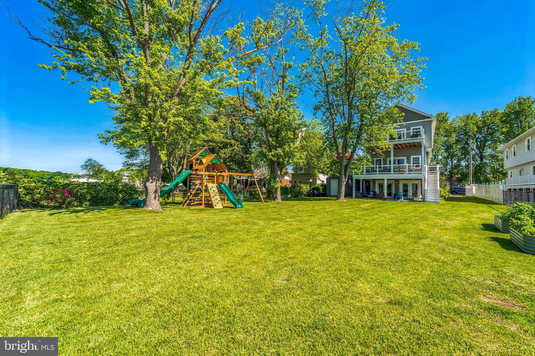 MIDDLE RIVER - Residential