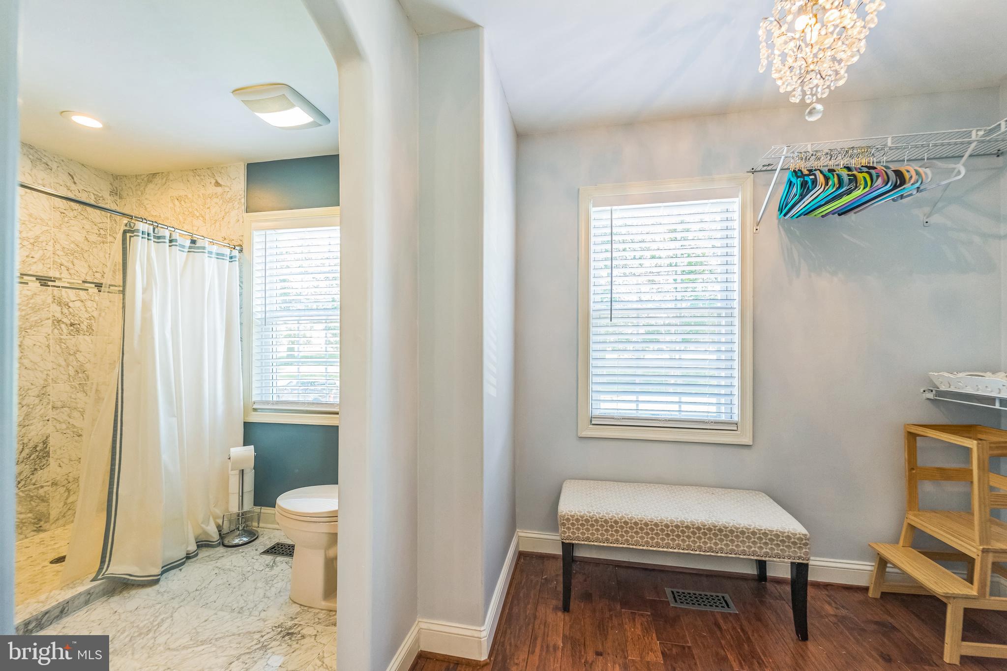 MIDDLE RIVER - Residential