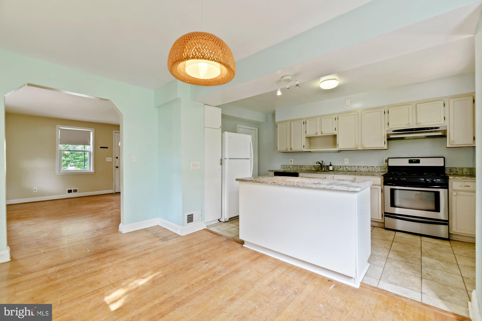 MOUNT WASHINGTON - Residential Lease