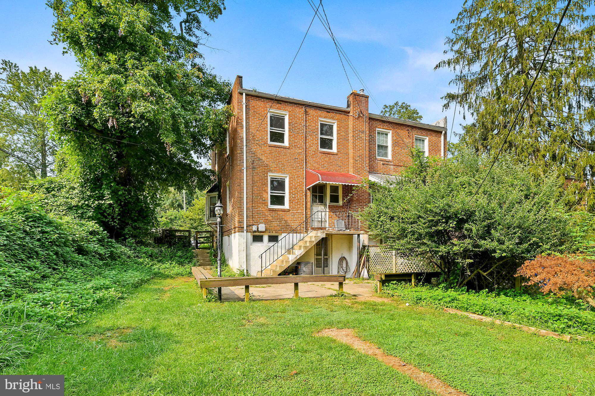 MOUNT WASHINGTON - Residential Lease