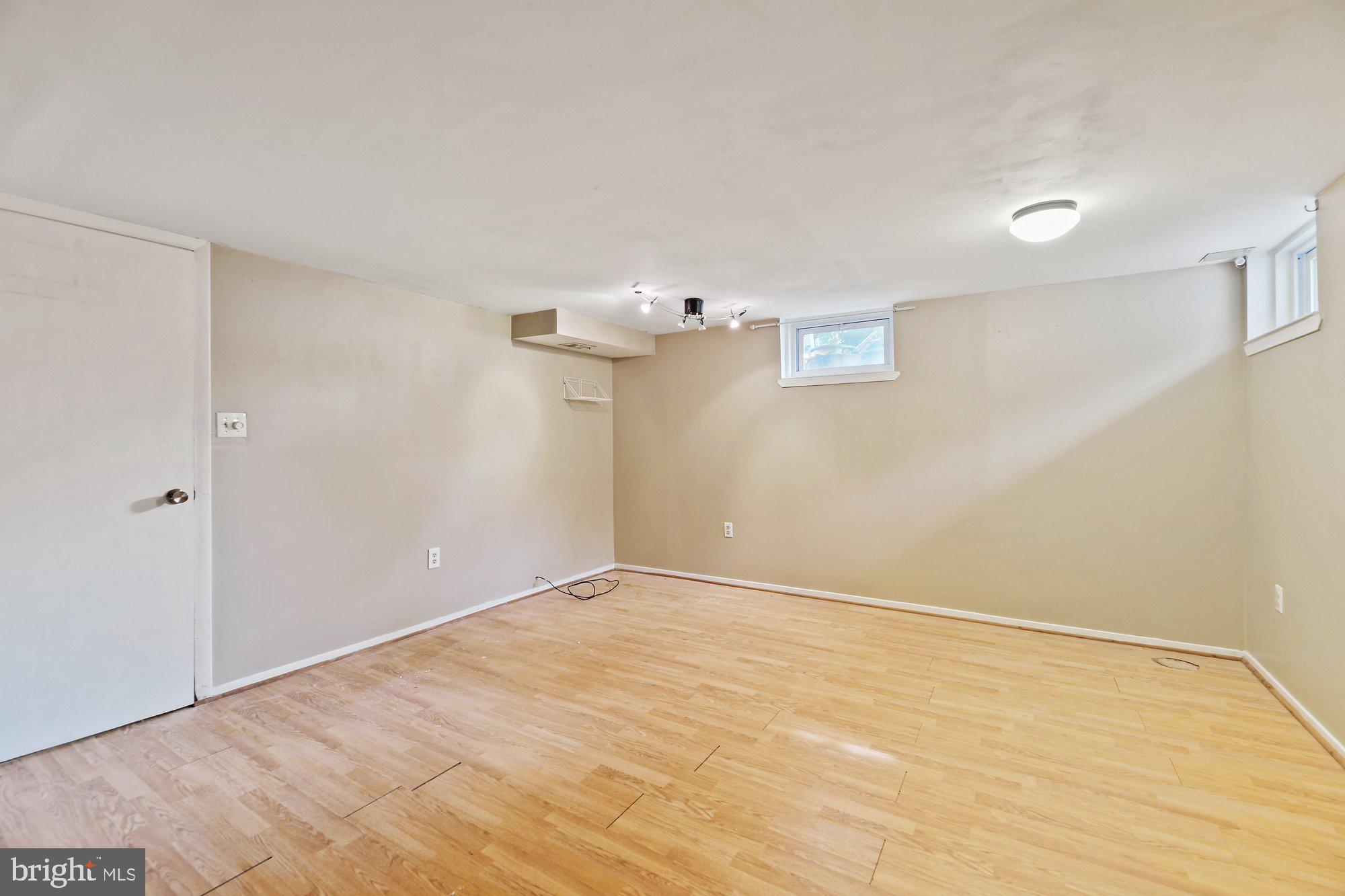 MOUNT WASHINGTON - Residential Lease