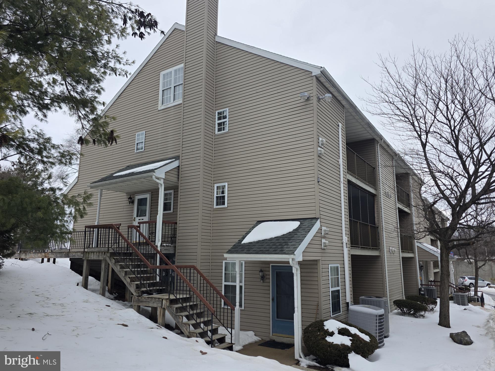 812 CHRISTOPHER DRIVE