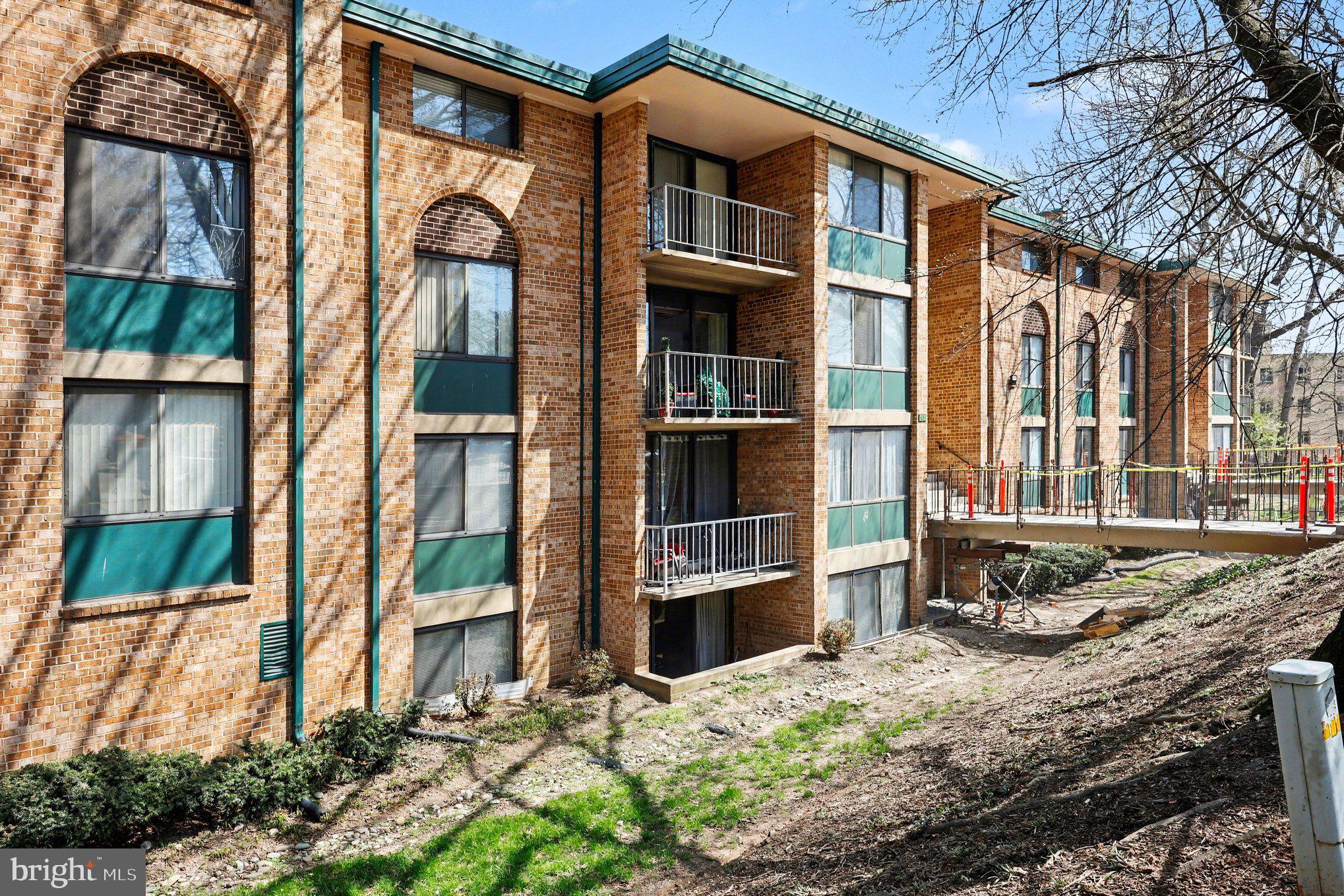 SAXONY SQUARE - Residential