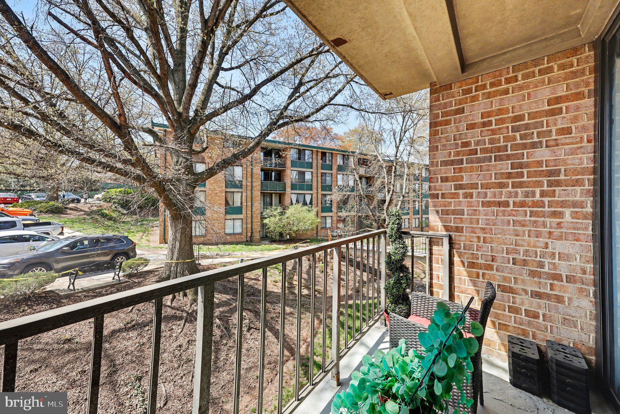 SAXONY SQUARE - Residential