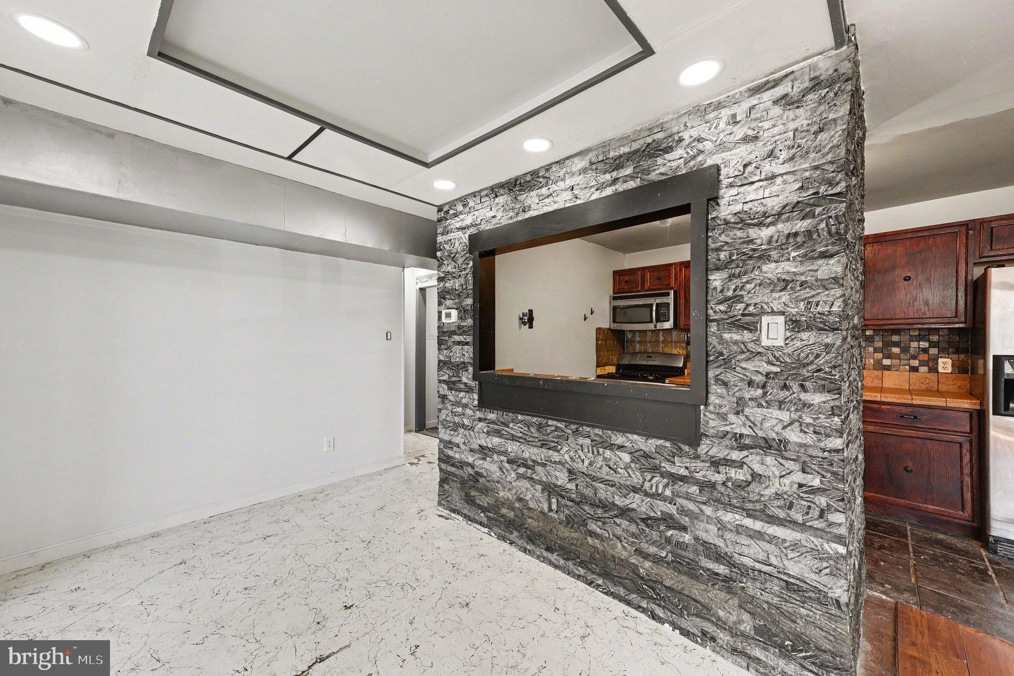 SAXONY SQUARE - Residential