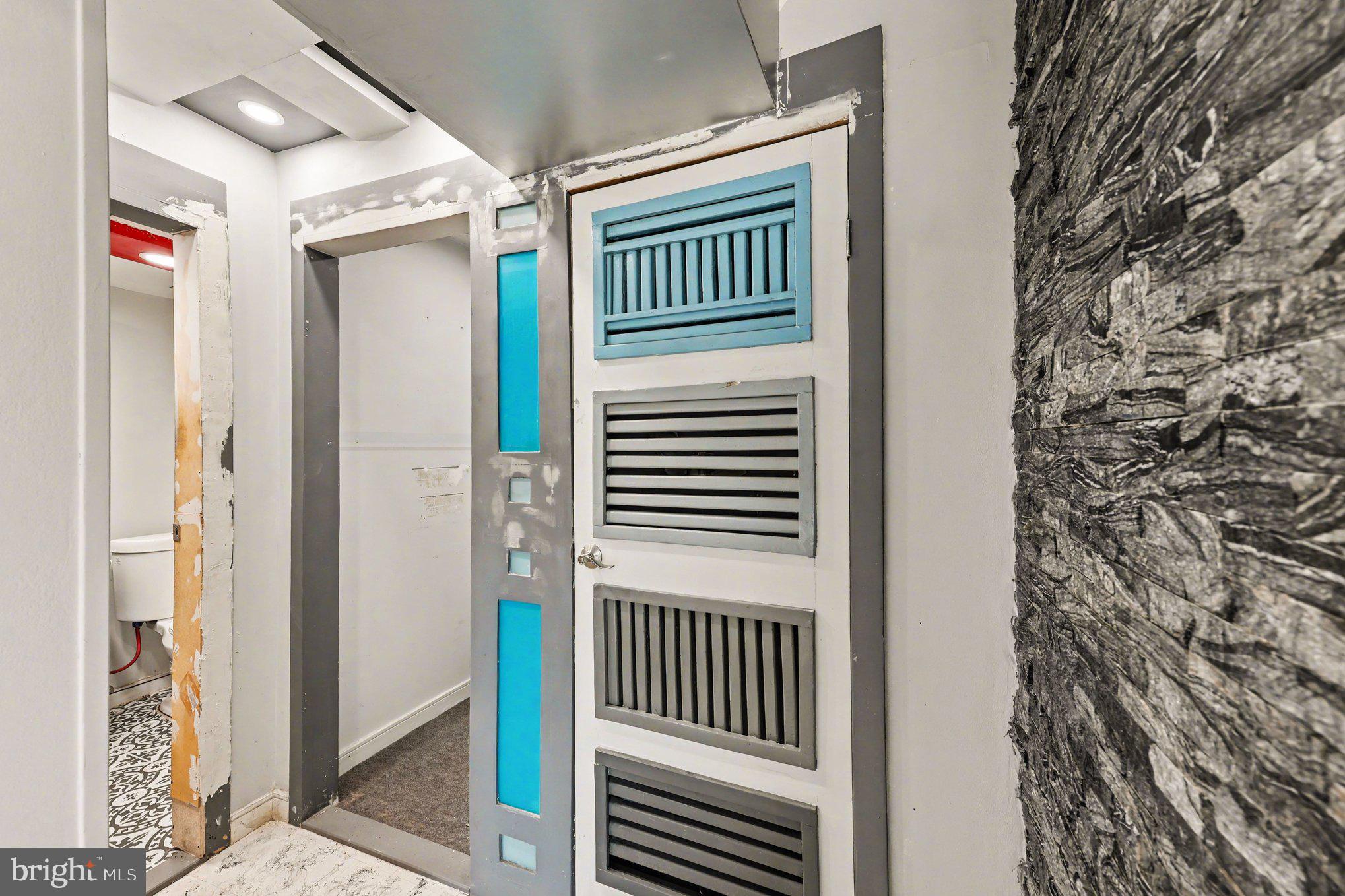 SAXONY SQUARE - Residential