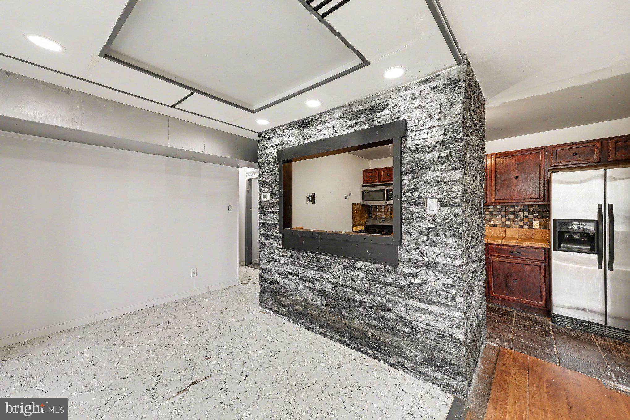 SAXONY SQUARE - Residential