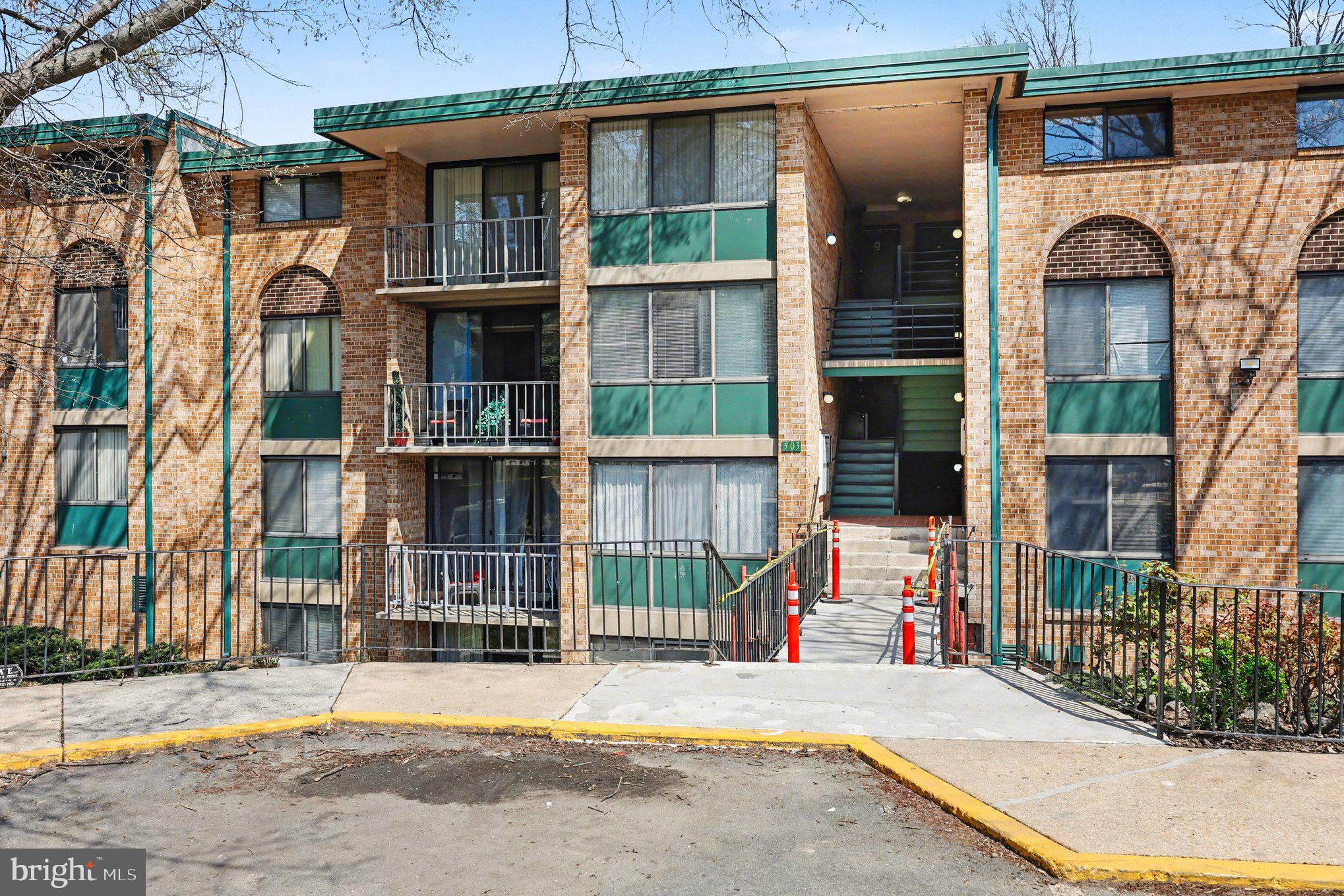 SAXONY SQUARE - Residential