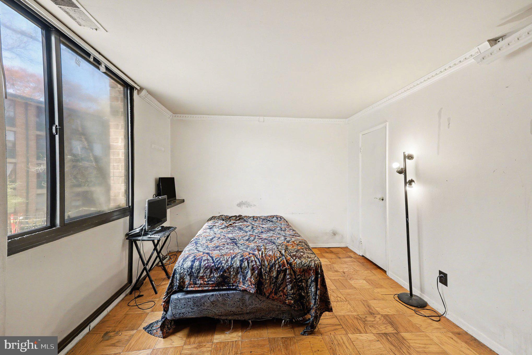 SAXONY SQUARE - Residential