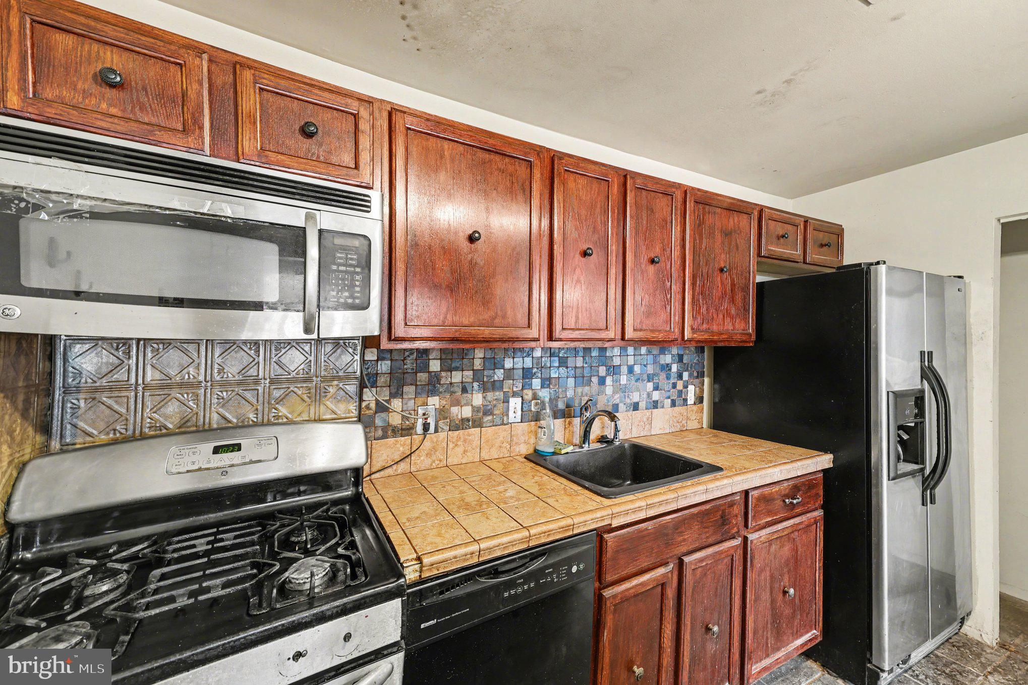 SAXONY SQUARE - Residential