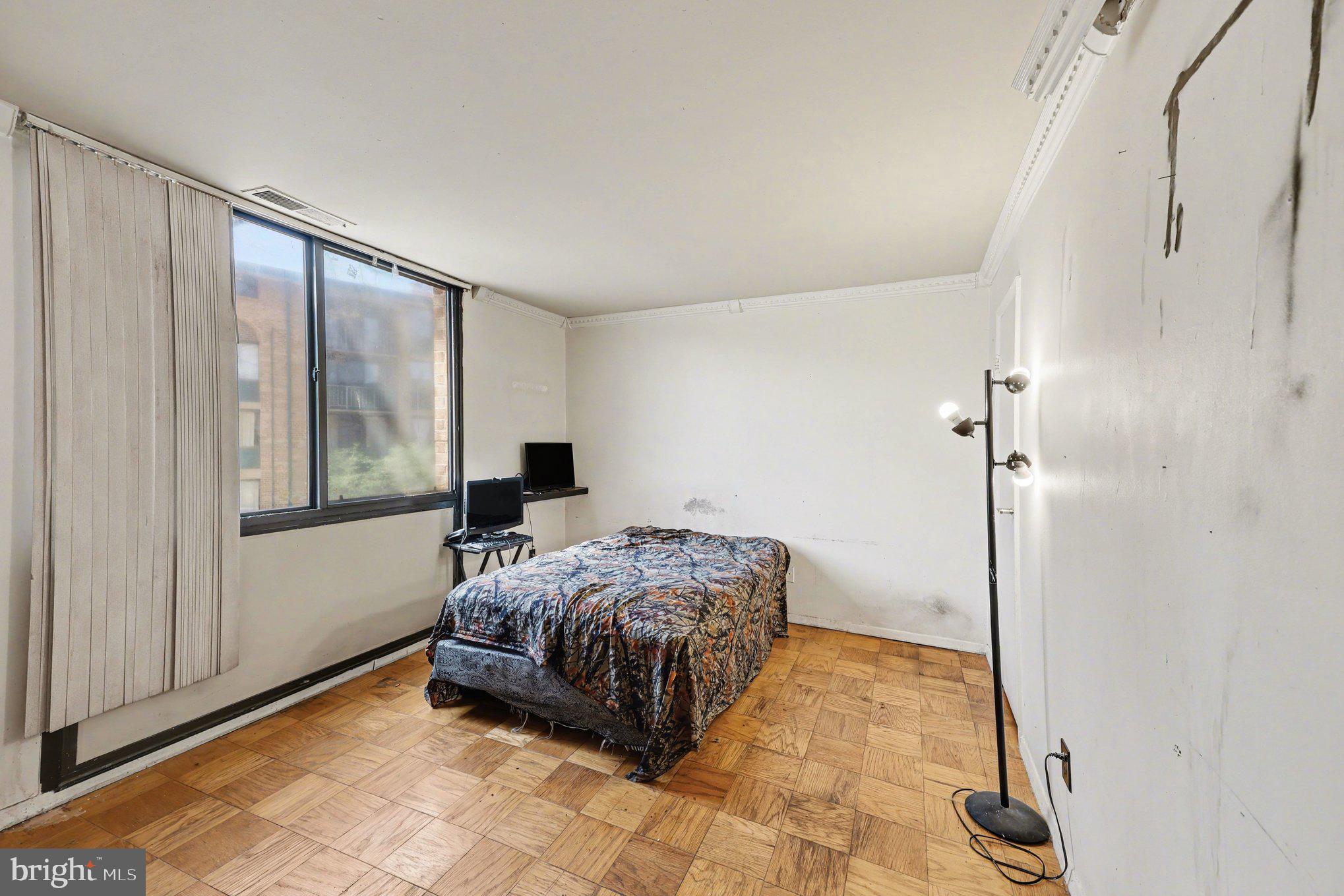 SAXONY SQUARE - Residential