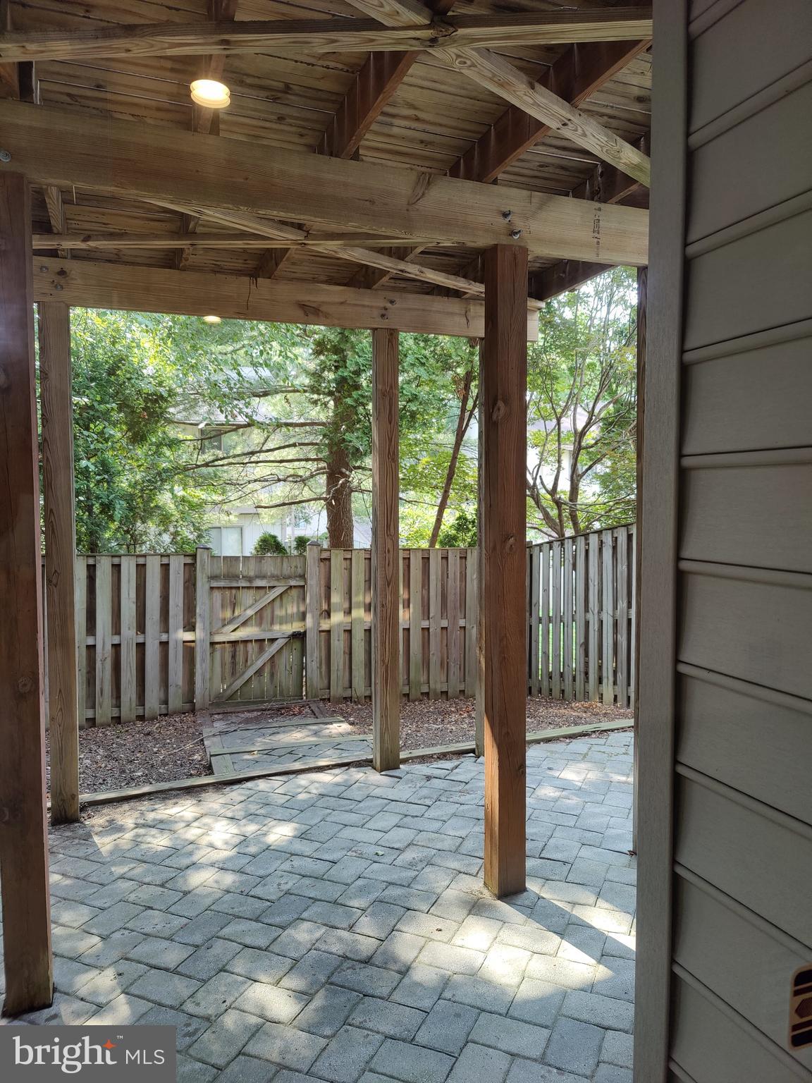 PARKWAY PLAZA - Residential Lease