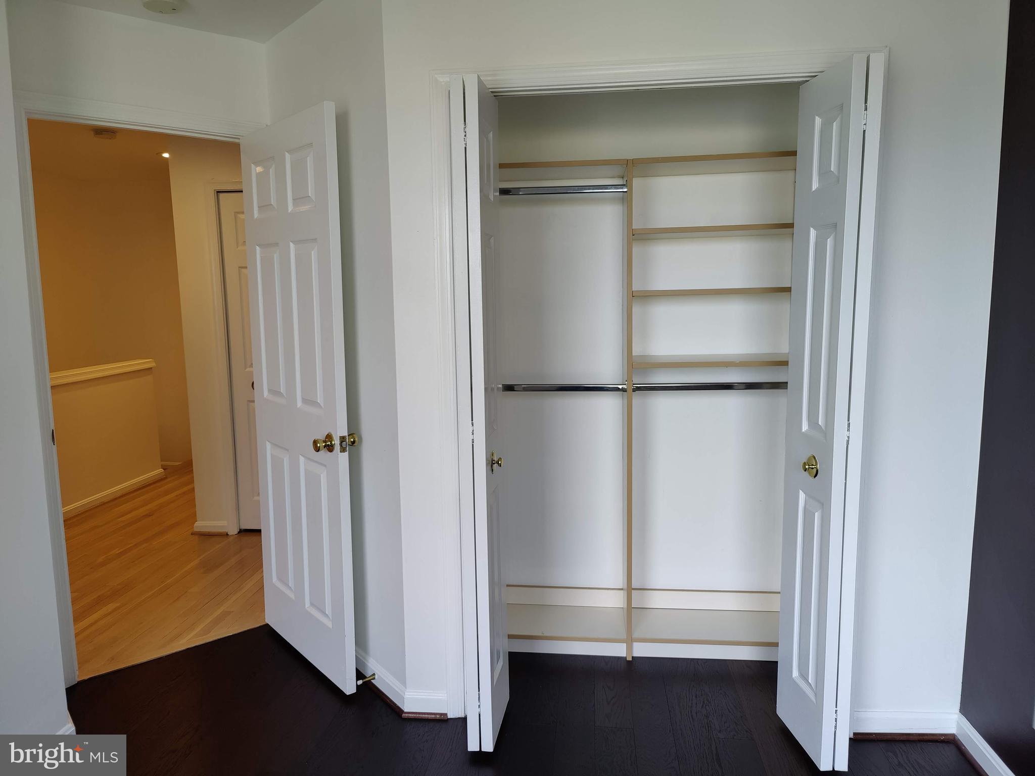 PARKWAY PLAZA - Residential Lease