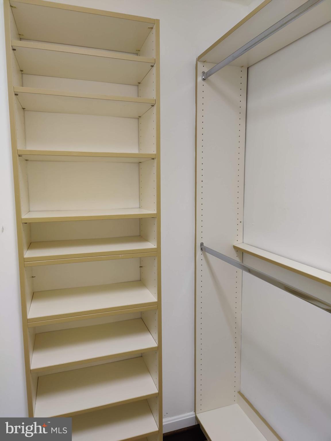 PARKWAY PLAZA - Residential Lease